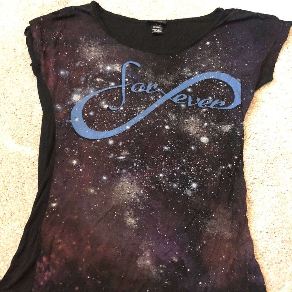 Black short sleeve the galaxy top
